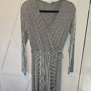 New Black and White Striped Long Sleeve Dress